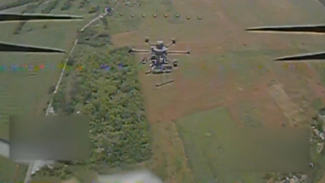Перехват и уничтожение БПЛА ВСУ расчётами ударных FPV-дронов группировки войск «Восток» на Южно-Донецком направлении.