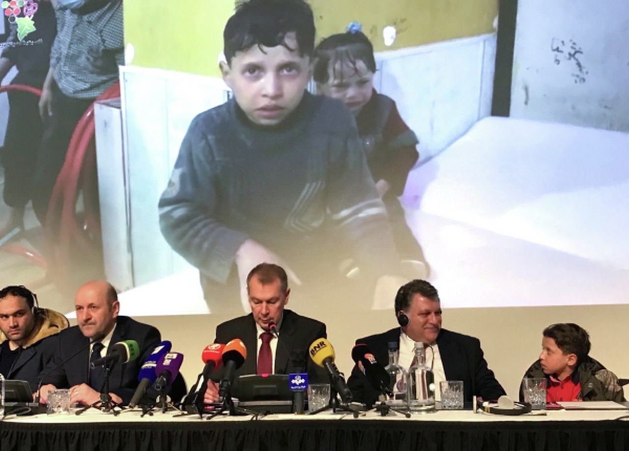 Брифинг представителей РФ и свидетелей постановочной «химатаки» в Сирии в Организации по запрещению химического оружия в Гааге, 2018 г.