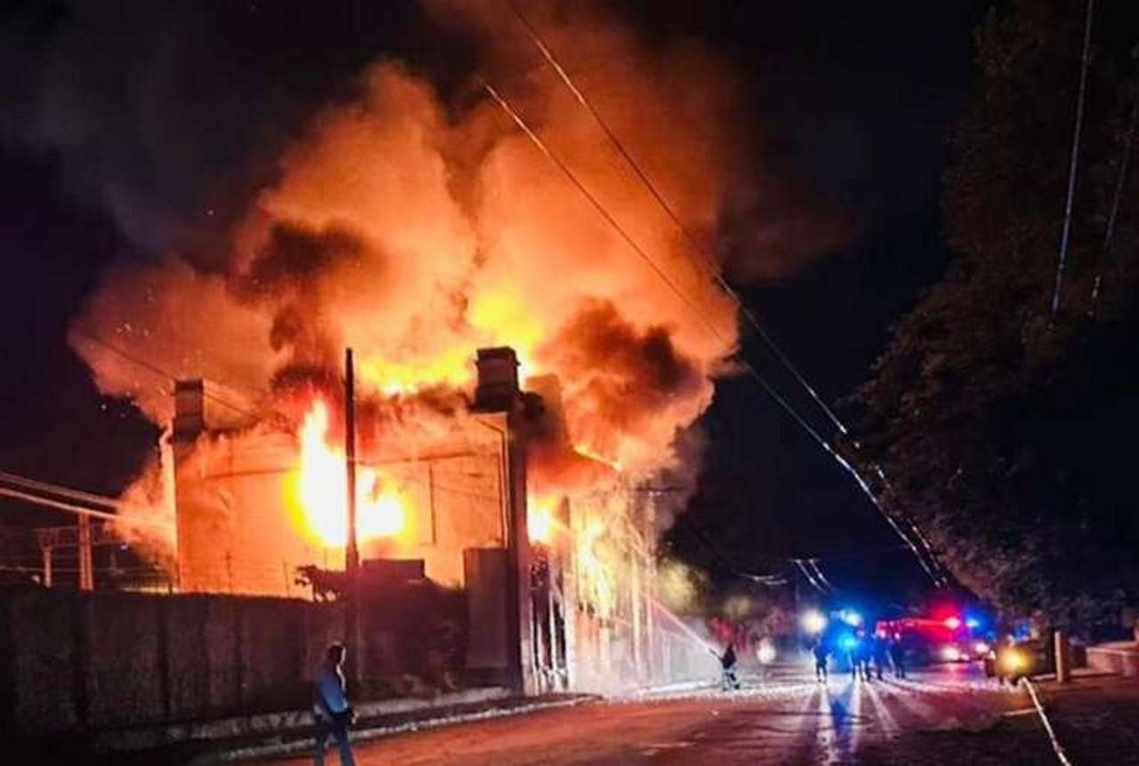 В Одессе нанесён ущерб зерновым складам, погрузочной технике и административным зданиям. Часть оборудования уничтожена.