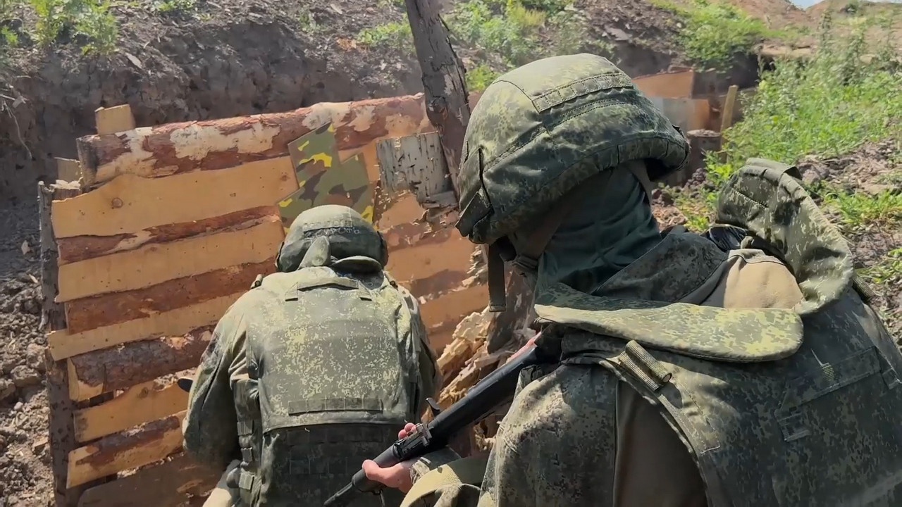 Военнослужащие группировки войск «Север» завершили занятия по боевой подготовке и боевому слаживанию на одном из полигонов в тыловом районе СВО.