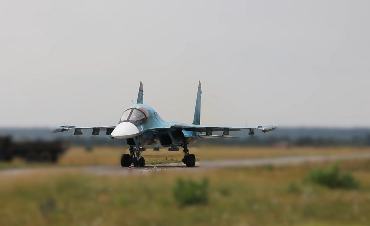 Экипаж Су-34 уничтожил пункт дислокации боевиков ВСУ в зоне ответственности группировки «Центр».