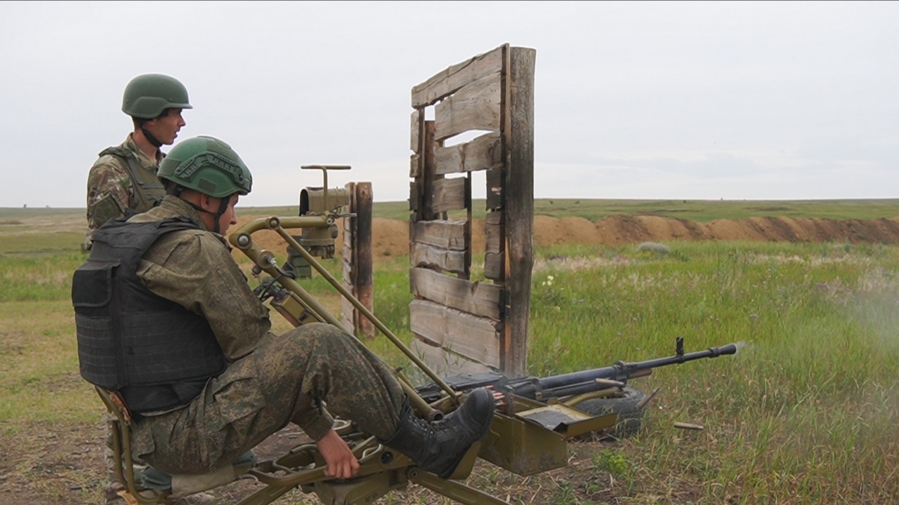 В Ростовской области с военнослужащими, несущими службу на постах воздушного наблюдения, провели боевые стрельбы.