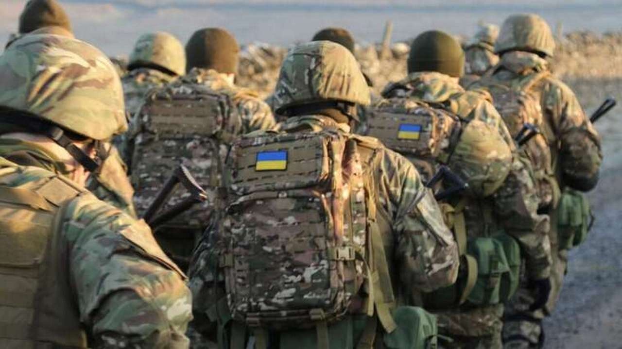 Противнику никак не удаётся заткнуть «дыры» в обороне.