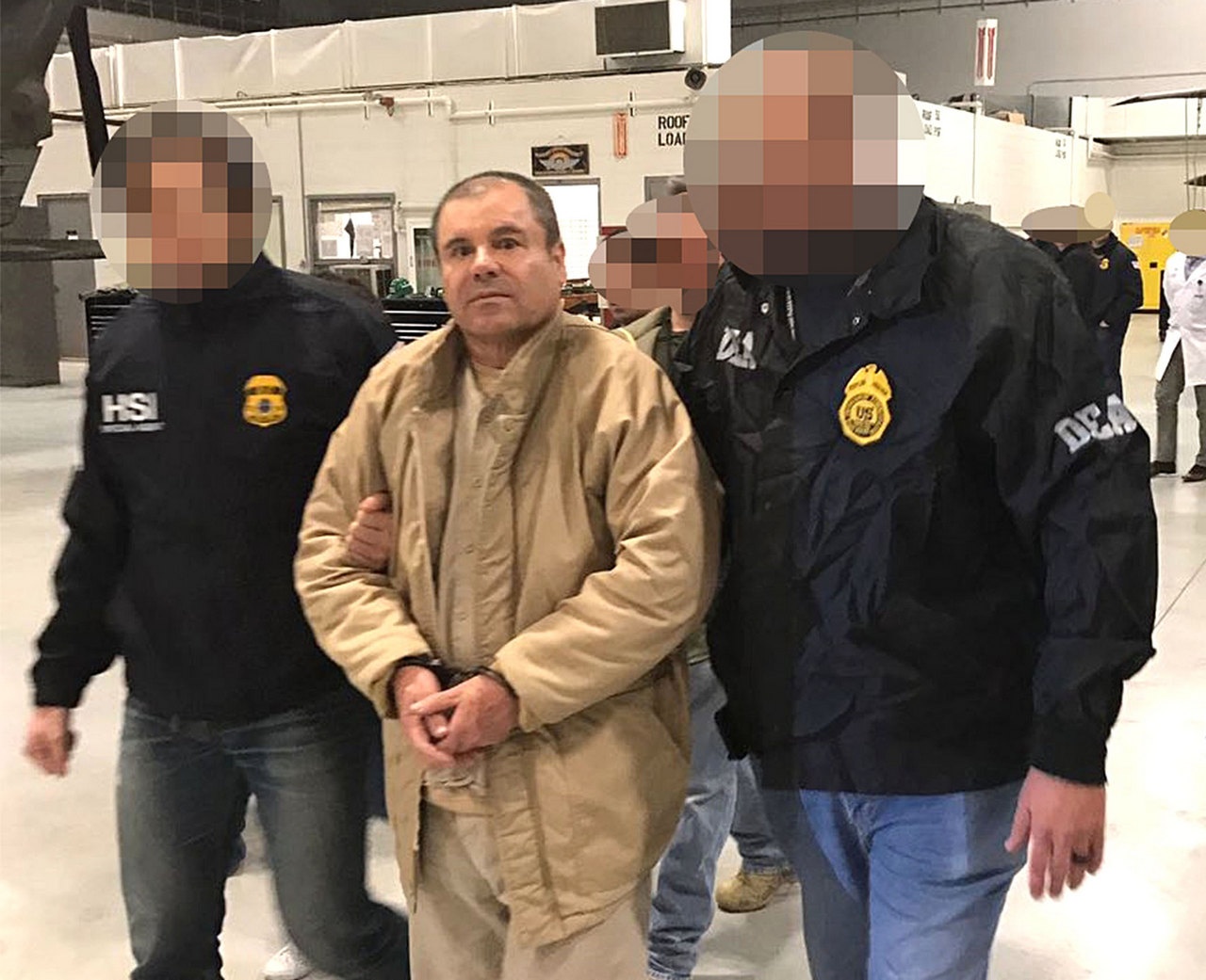 Наркобарон «Эль Чапо» был экстрадирован в США из мексиканской тюрьмы 19 января 2017 года.
