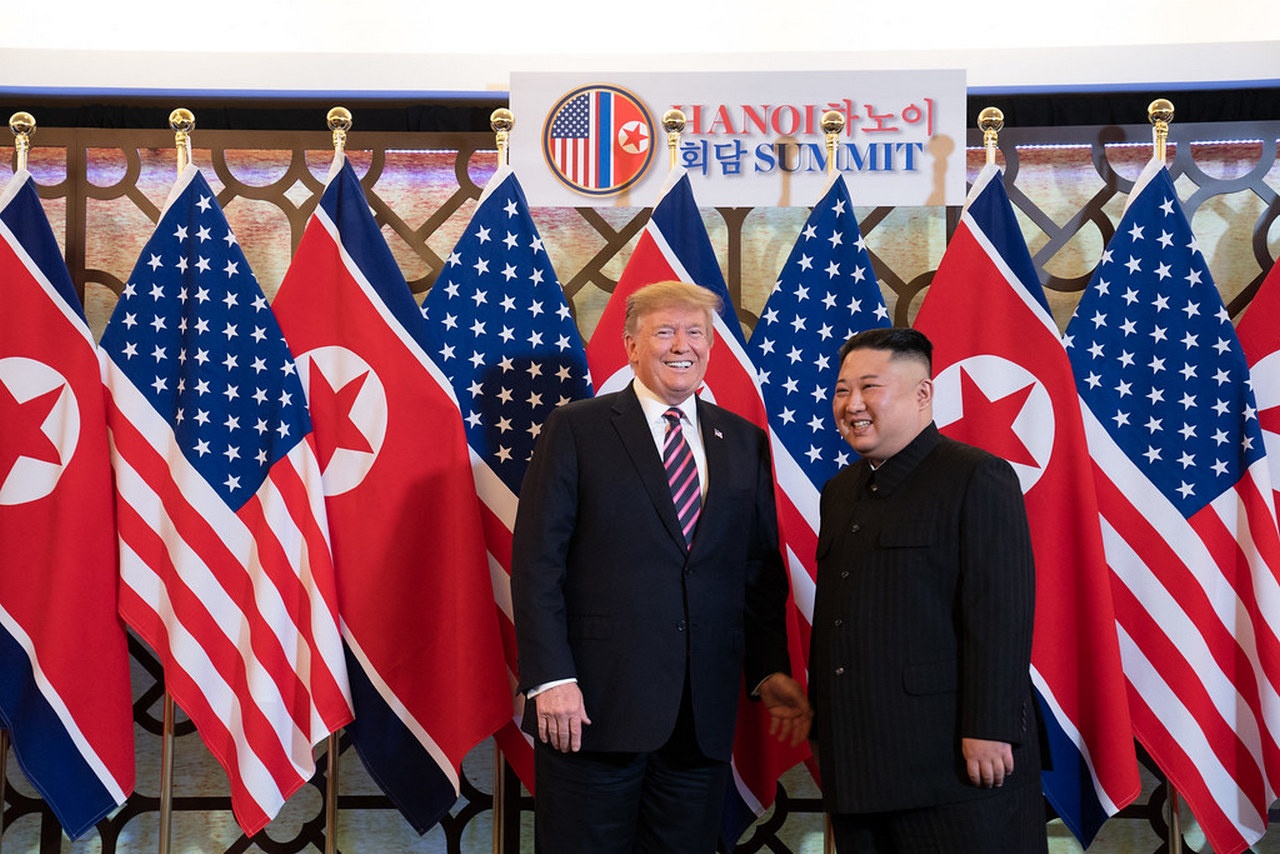 Основываясь на паре встреч с Ким Чен Ыном, Трамп говорит, что у них «прекрасные отношения».