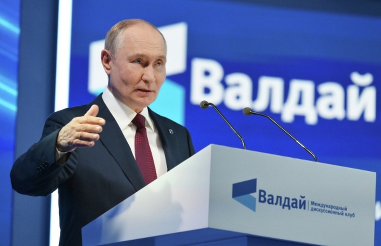 Президент РФ Владимир Путин выступает на пленарной сессии XXII Ежегодного заседания Международного дискуссионного клуба «Валдай».