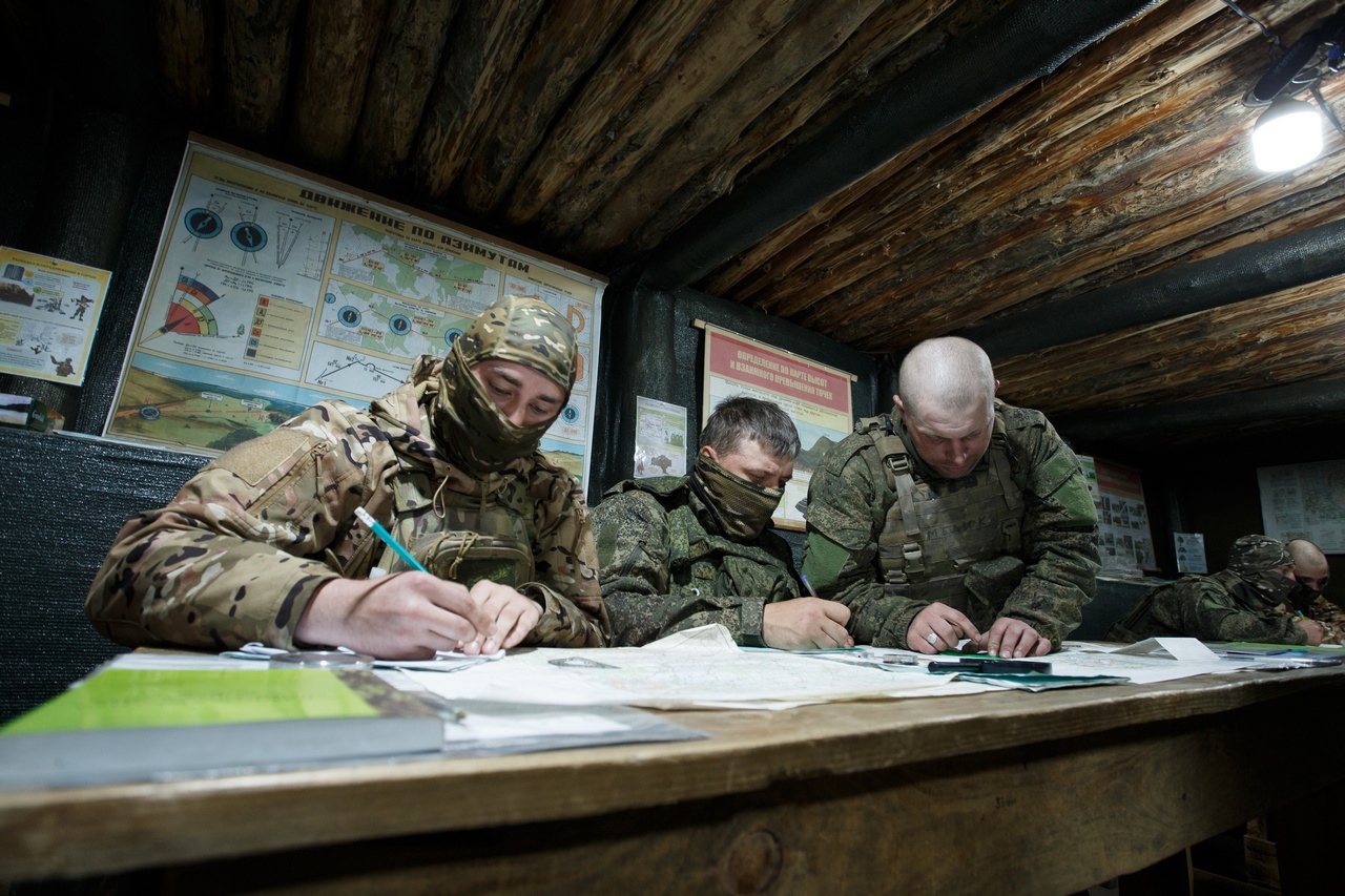 Добровольцы-контрактники приступили к занятиям по боевой подготовке на одном из полигонов Московского военного округа.