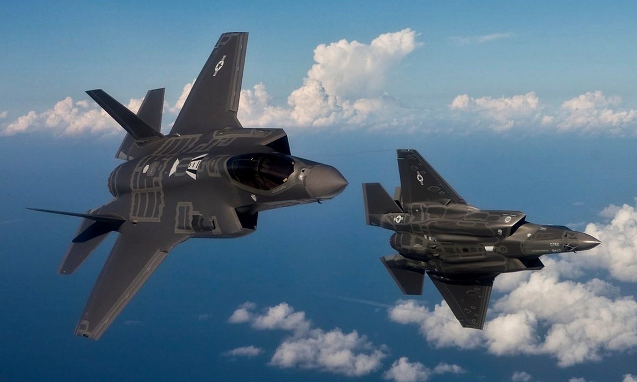 Малозаметные многофункциональные истребители F-35 способны нести ядерное оружие.