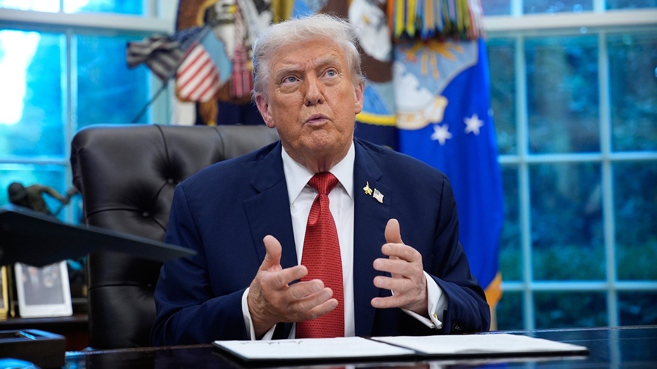 Трамп разрешил военным использовать всю мощь для борьбы с «Антифа».
