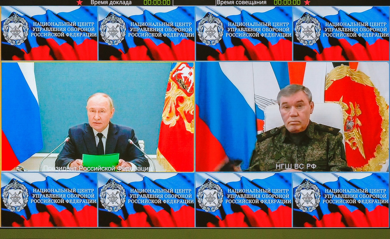 Под руководством Верховного Главнокомандующего Владимира Владимировича Путина проведена тренировка стратегических ядерных сил.