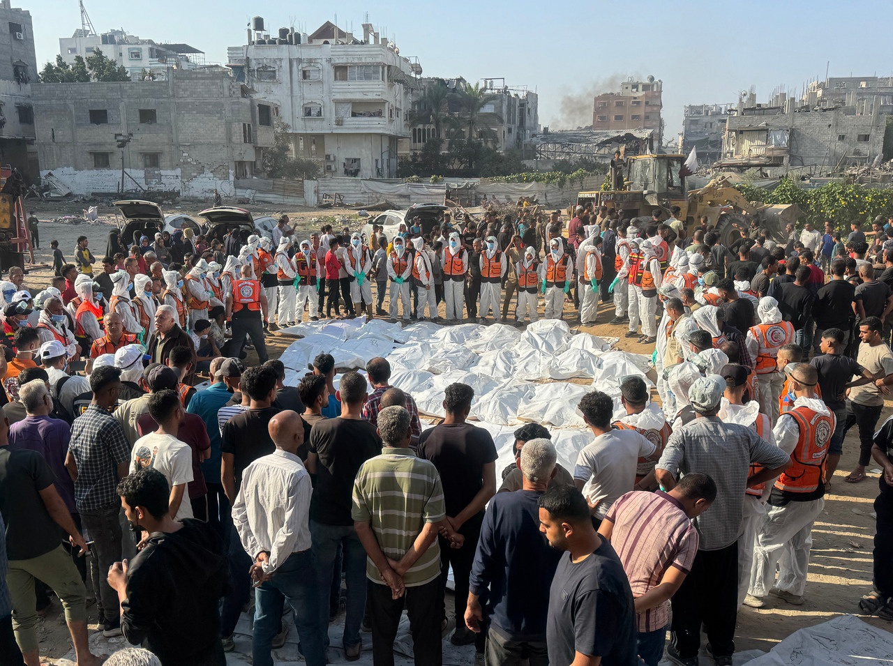 Перезахоронение жертв израильских ударов на организованных кладбищах после окончания военных действий.