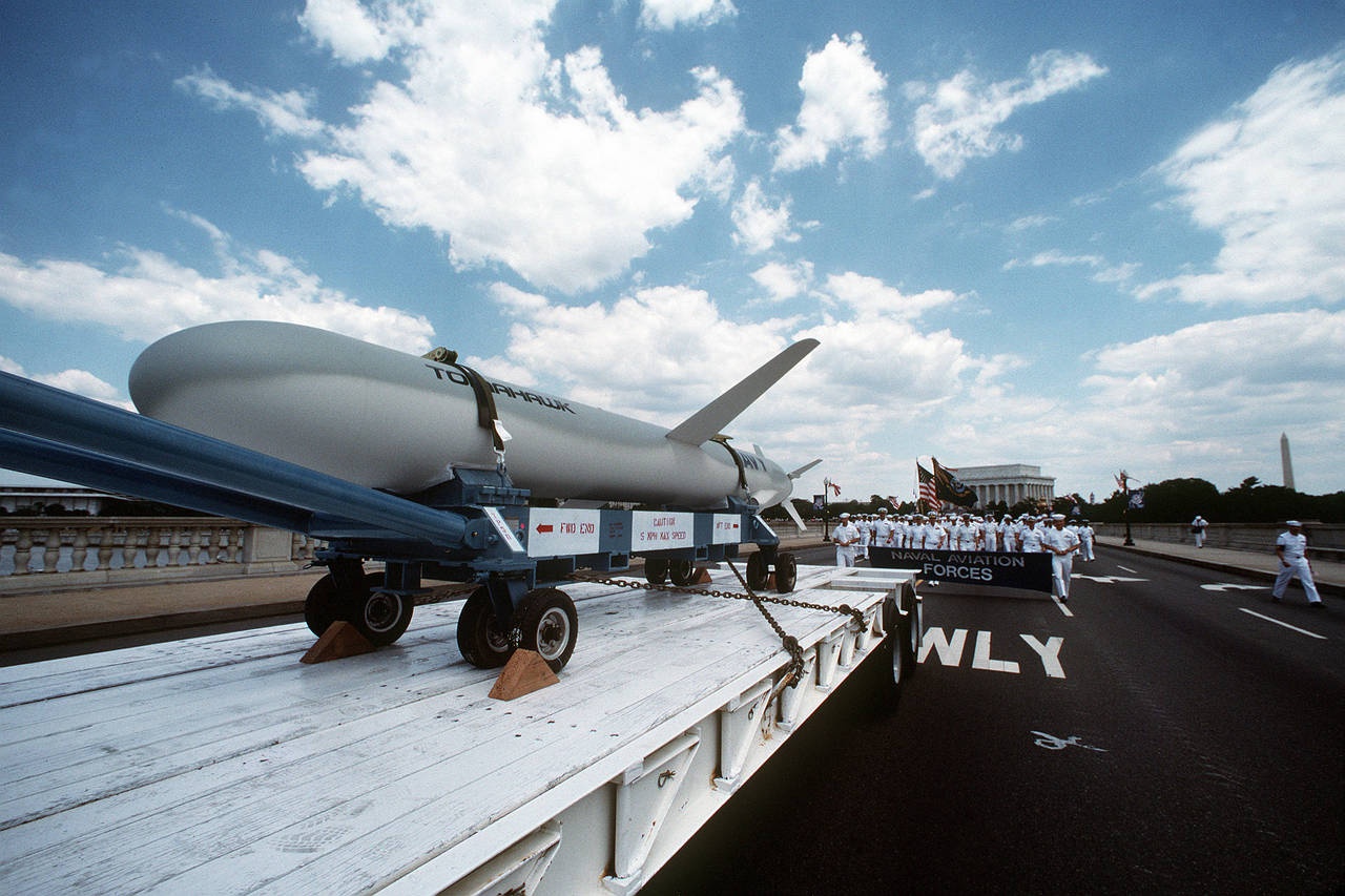 Американские Tomahawk имеет ограниченный топливом радиус полёта.
