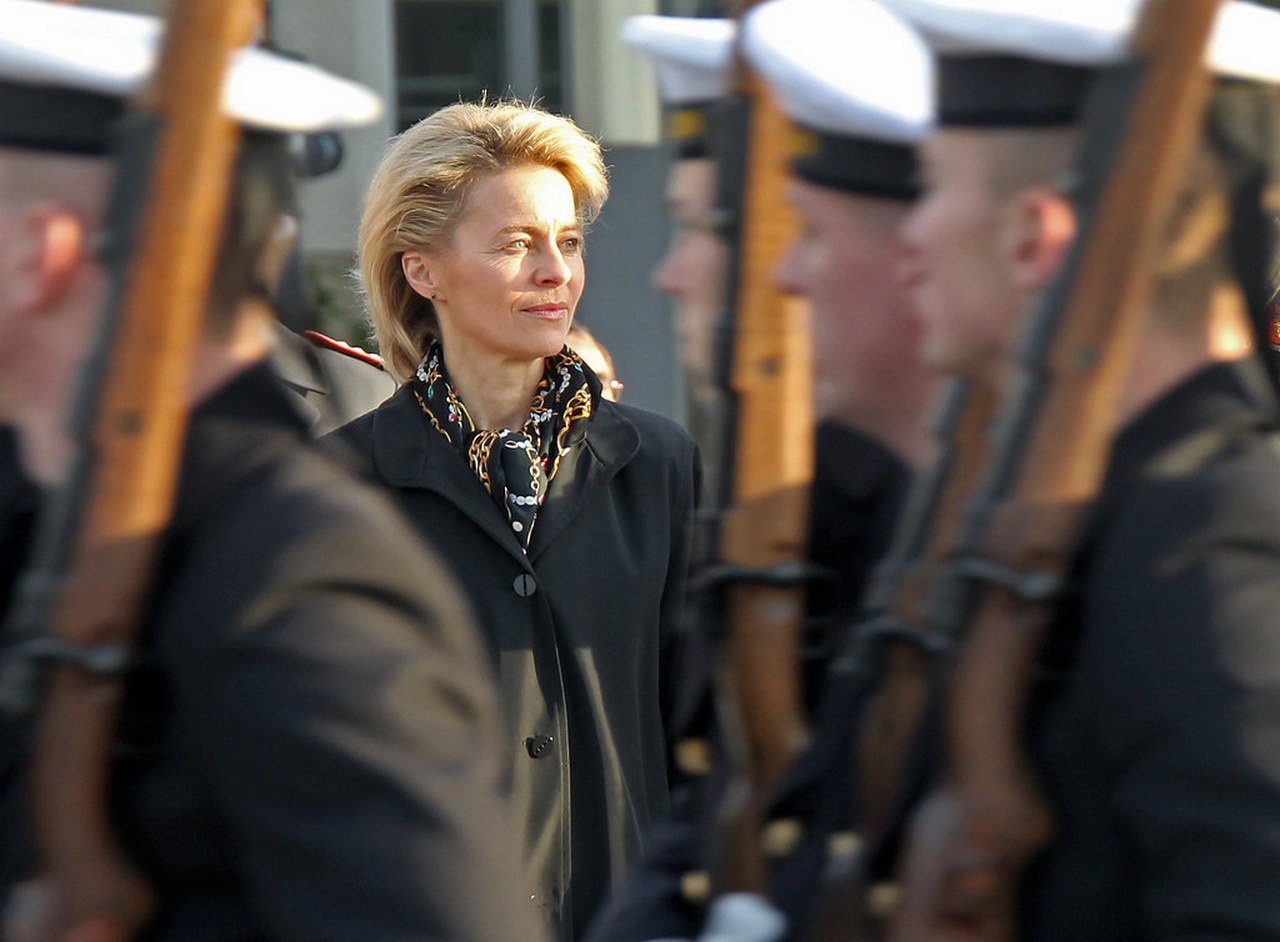 Урсула видит Европу единой только в антироссийском военном строю.