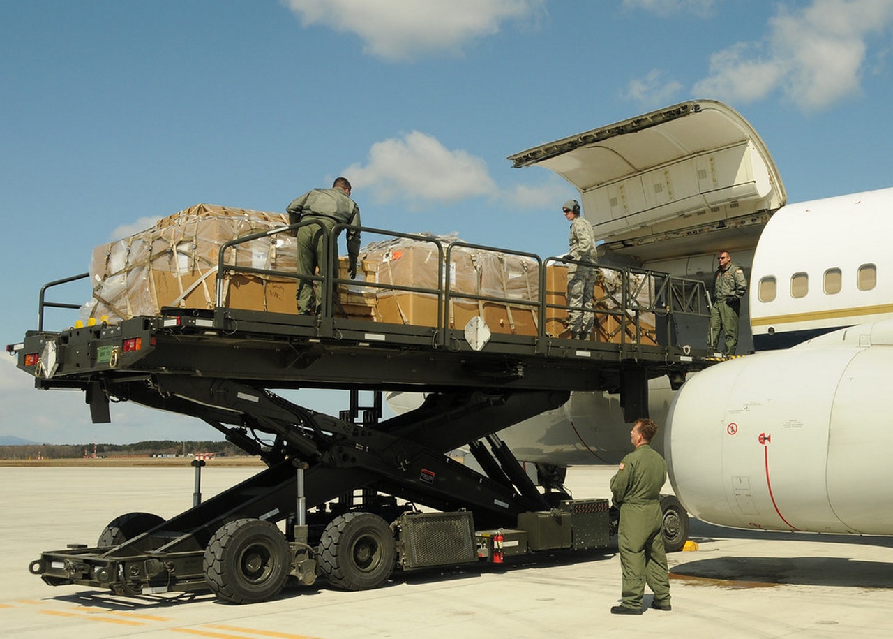 Израиль, как и Украина, зависит от поставок вооружения и техники.