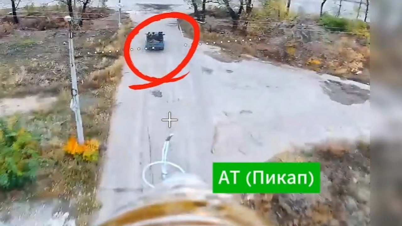 Операторы FPV-дронов «Южной» группировки сорвали доставку матсредств ВСУ на передовую.