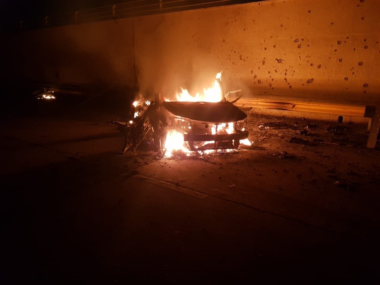 Остатки автомобиля, в котором ехал Касем Сулеймани.