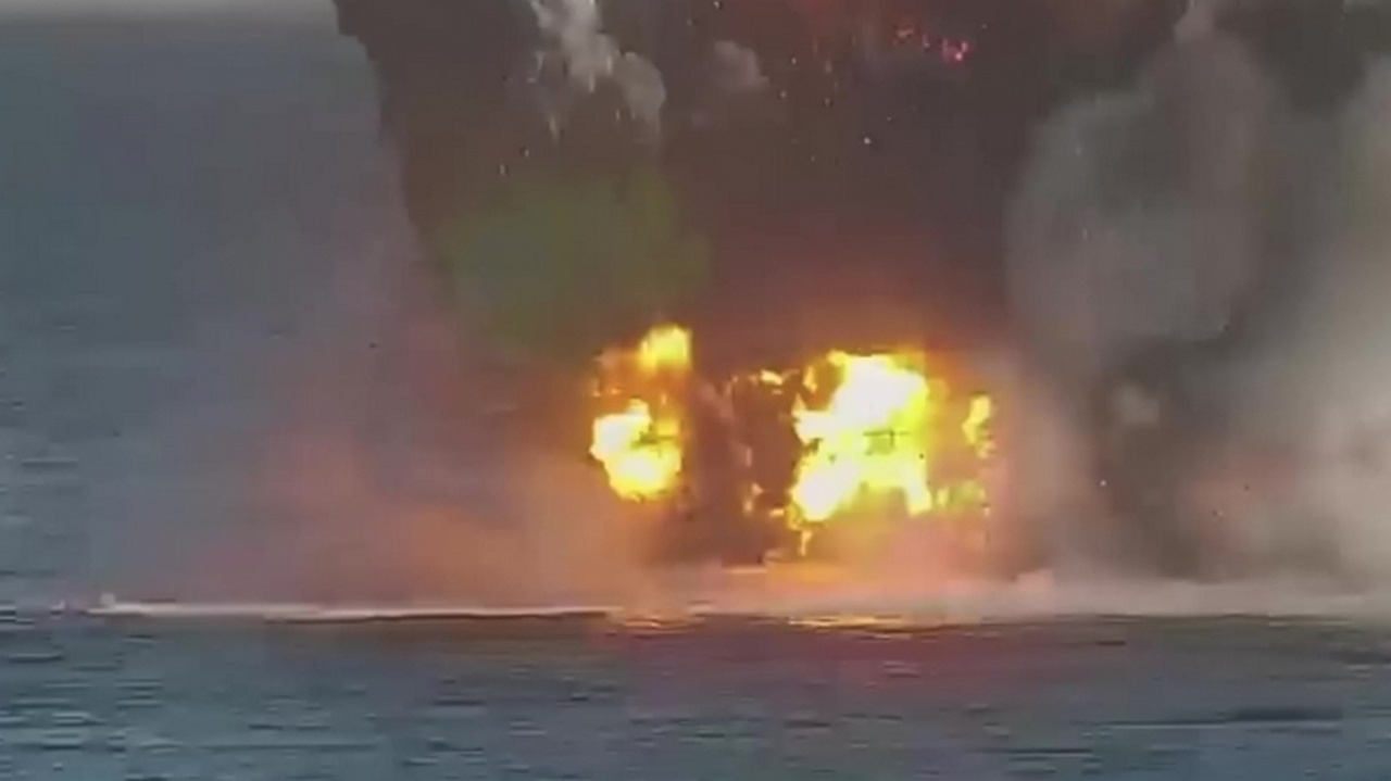 Уничтожение Вооружёнными силами РФ безэкипажного катера ВСУ в Чёрном море.