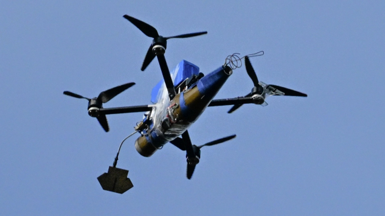 Рабочим местом конструкторов стала ЛБС: вражеские беспилотники в перекрестье «лучей смерти»