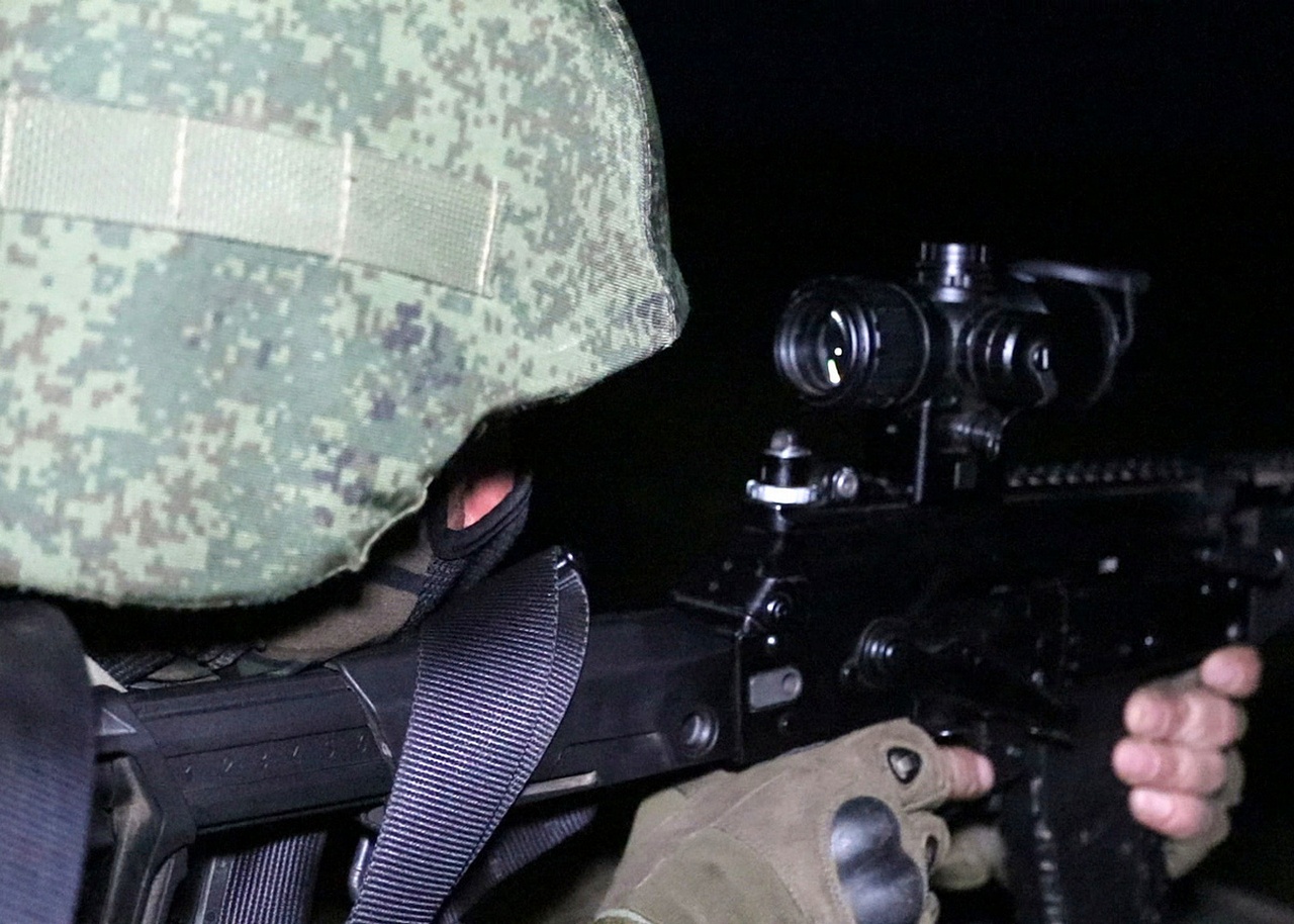 В Приморском крае военнослужащие ВВО выполнили ночные стрельбы.