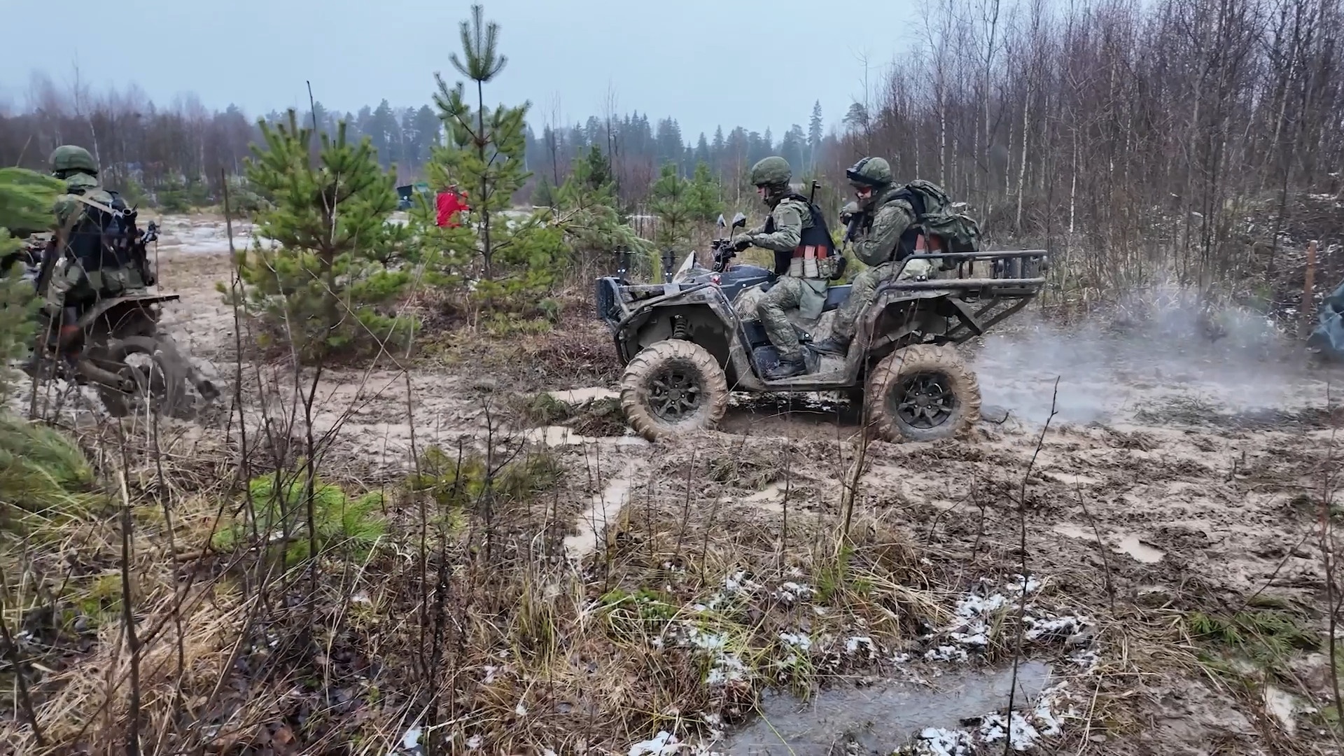 На одном из полигонов Московского военного округа завершился чемпионат Вооружённых сил Российской Федерации по армейскому тактико-стрелковому многоборью.