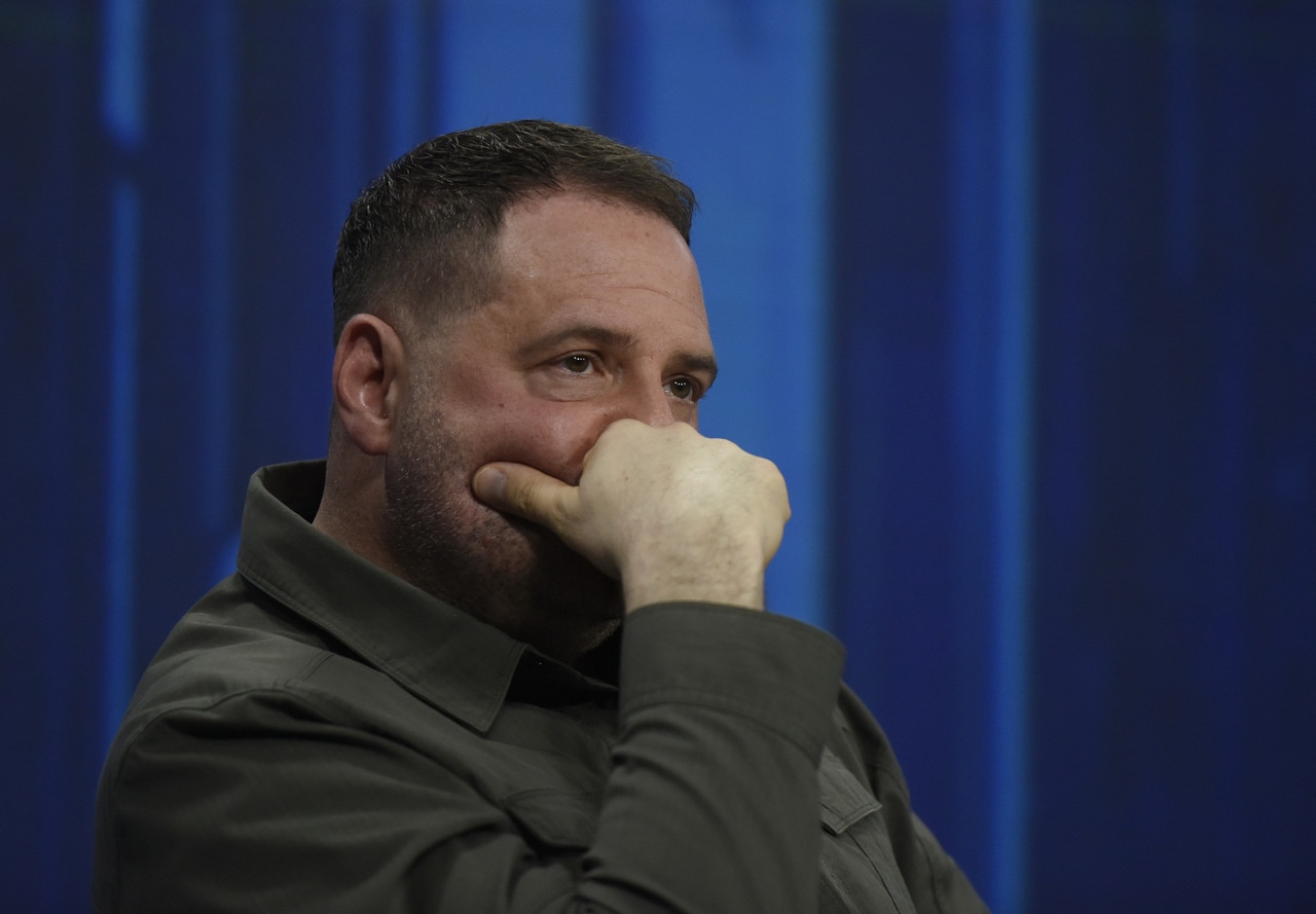 Это он, это он - Зеленского сердца чемпион.