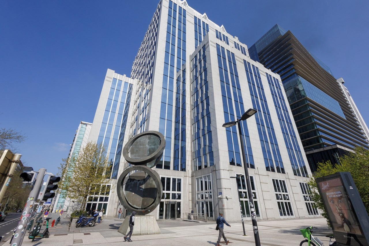 Агентство Reuters ещё в 2024 году указало, что возможные иски России к Euroclear, если будут удовлетворены, могут привести к мировому финансовому кризису.