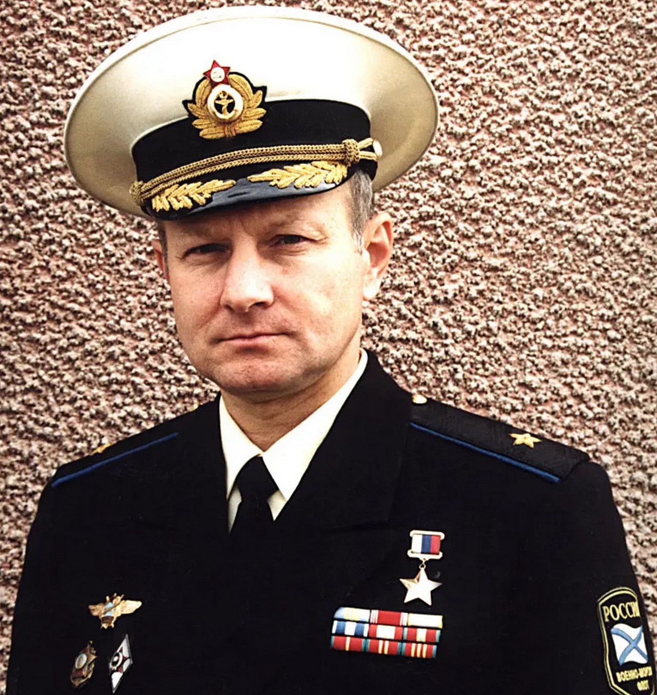 Заместитель командующего морской авиацией ВМФ России, Герой Российской Федерации Тимур Апакидзе.