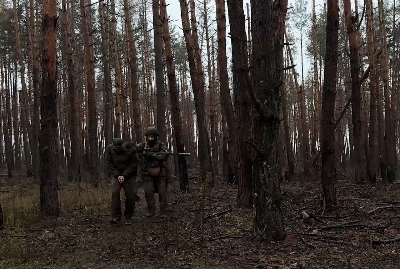 Штурмовики зачистили районы Волчанска и взяли пленных.