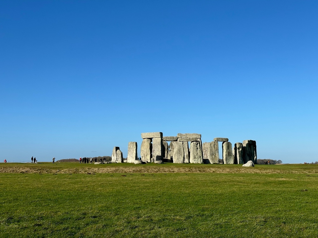 Величие и мощь перед маленьким человеком.