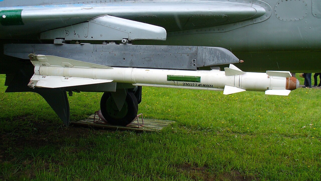 Управляемая ракета «ближнего боя» Р-60 класса «воздух-воздух».