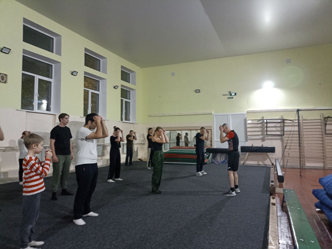 Тренировка по рукопашному бою.