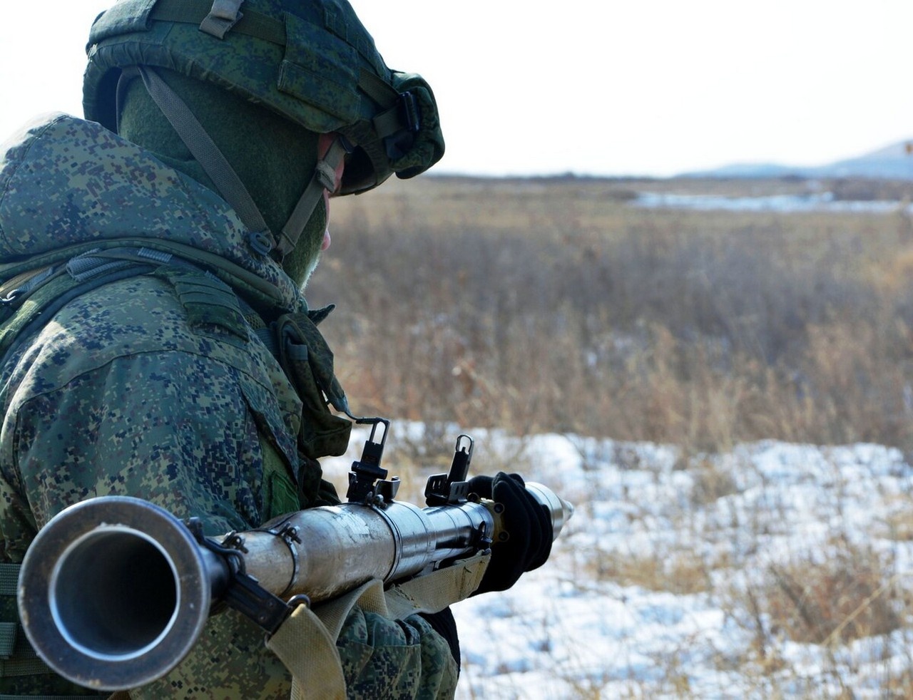 Несмотря на 30-градусный мороз, в Забайкалье продолжается боевая подготовка военнослужащих ВВО.