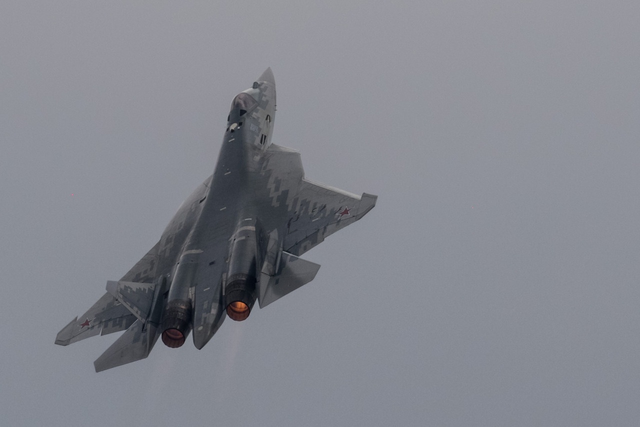 Российский истребитель пятого поколения Су-57.