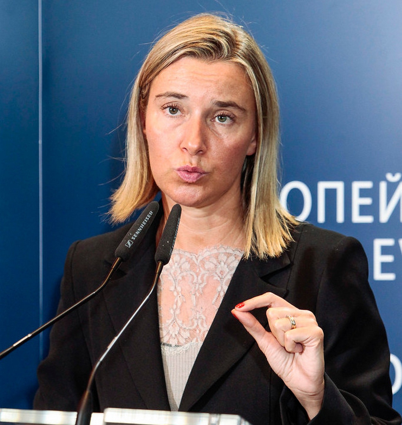 За что меня - отщипнула лишь долю малую?