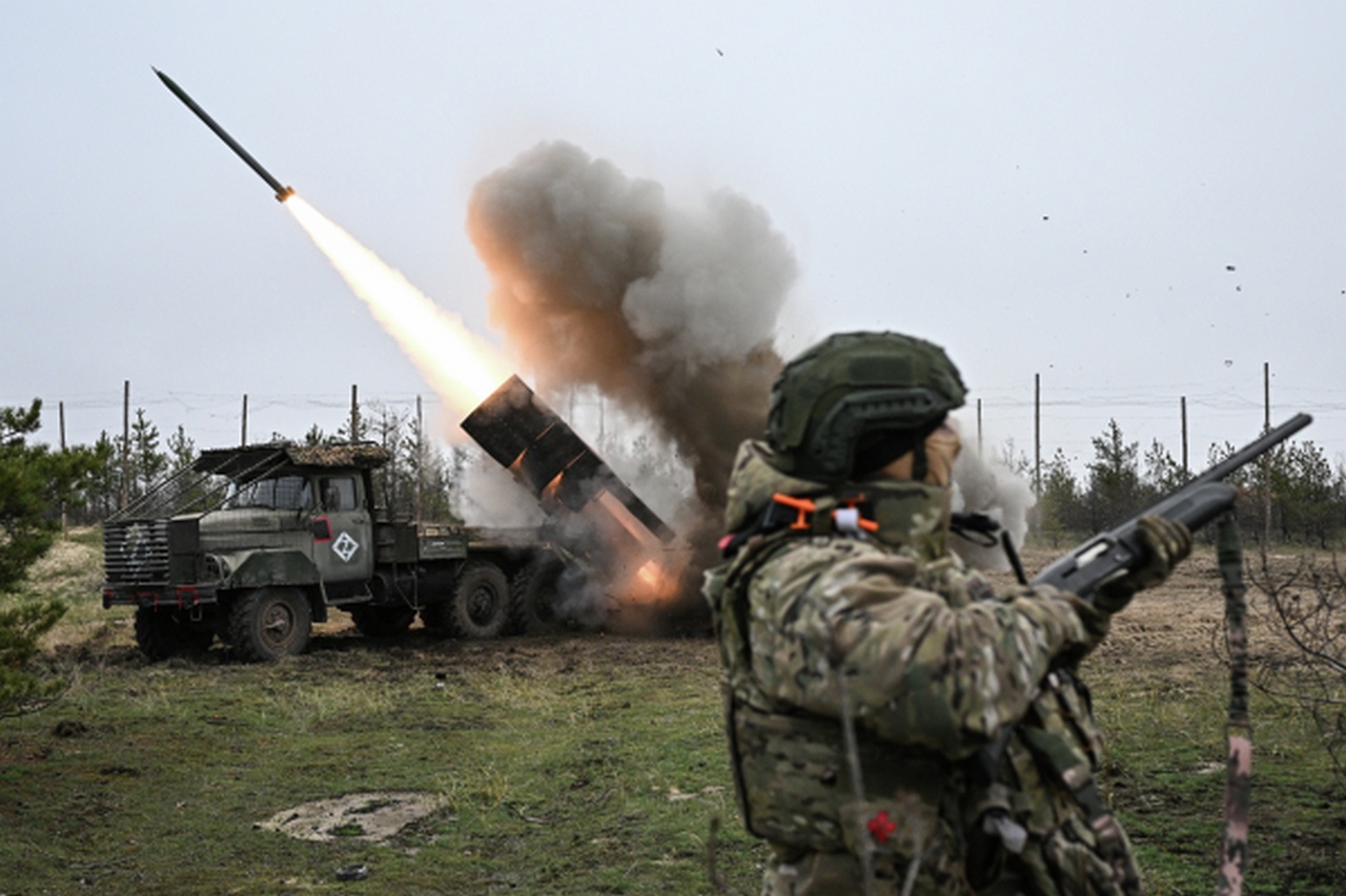 Боевая работа расчёта РСЗО «Град» 83-го самоходного артиллерийского полка на Краснолиманском направлении.