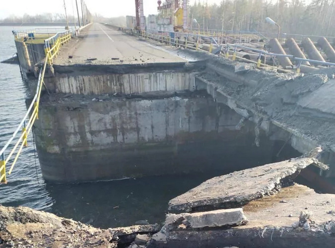 Повреждённая дамба Печенежского водохранилища.