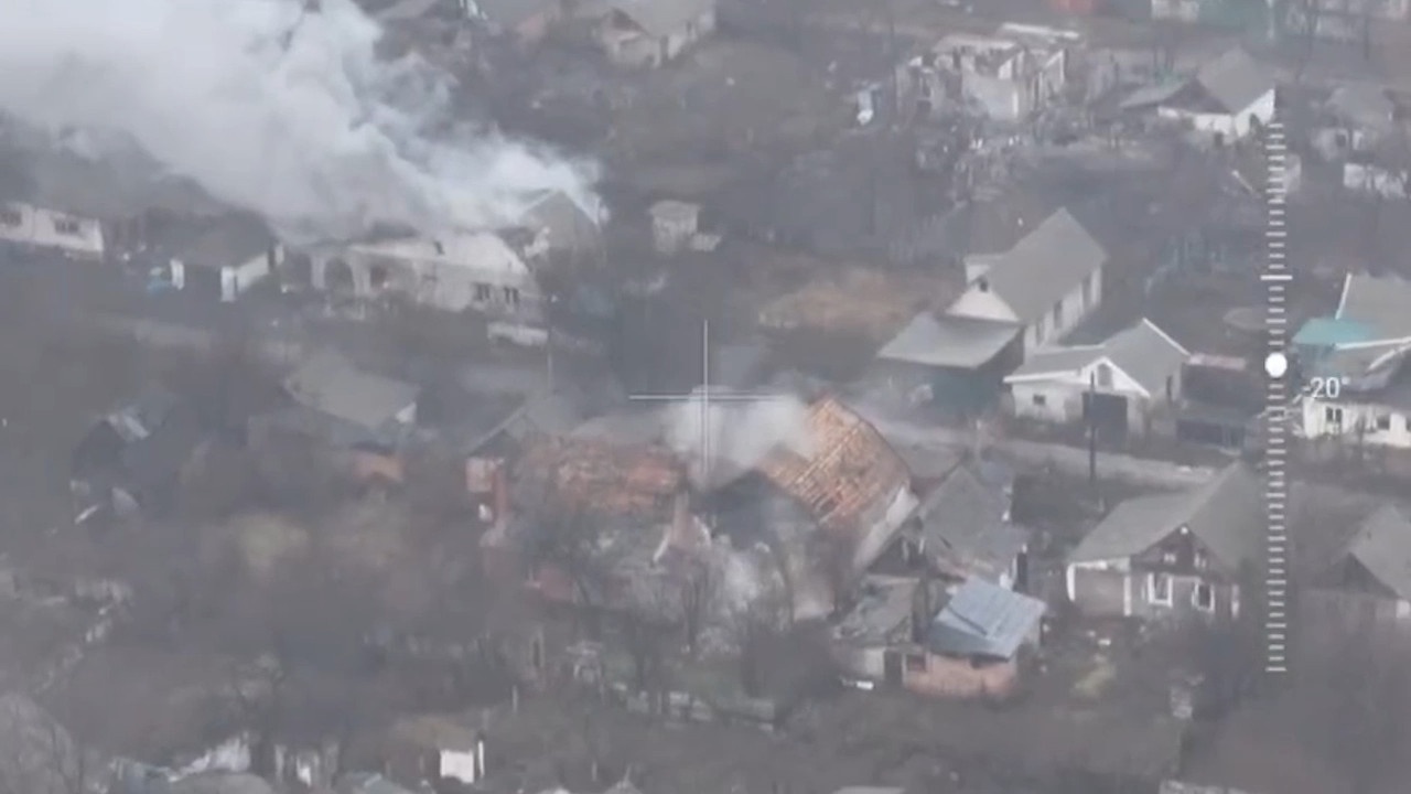 Военнослужащие 5-й гвардейской мотострелковой бригады продолжают уничтожать окружённые формирования ВСУ в Димитрове.