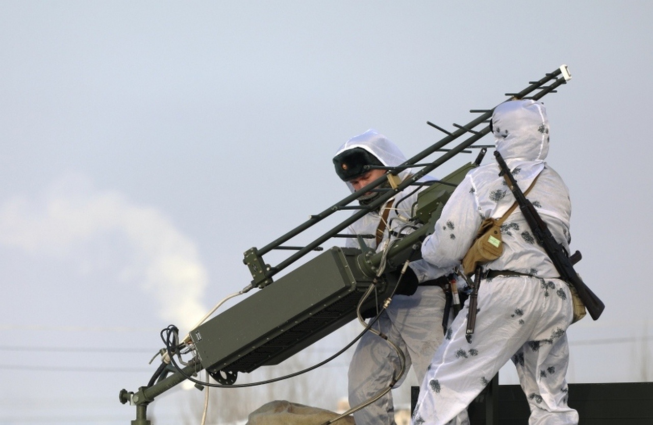 Специалисты РЭБ ВВО в Хабаровском крае отработали противодействие беспилотникам условного противника.