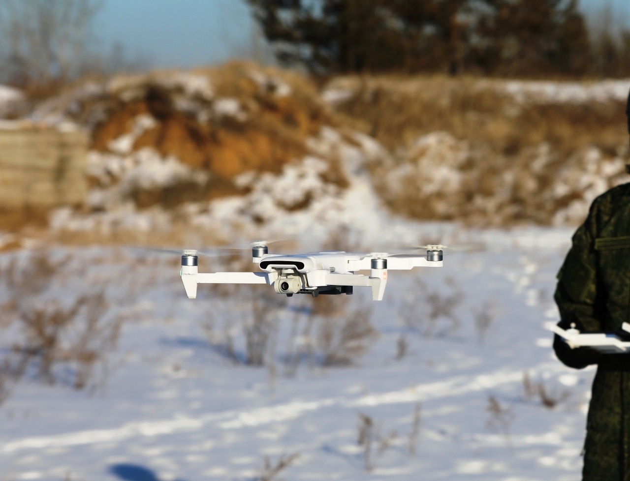В окружном учебном центре ВВО в Хабаровском крае стартовали занятия по подготовке операторов беспилотных летательных аппаратов.