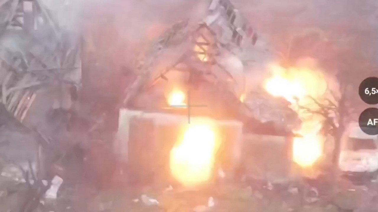 Последствия удара по огневым точкам ВСУ в населённом пункте Димитров.