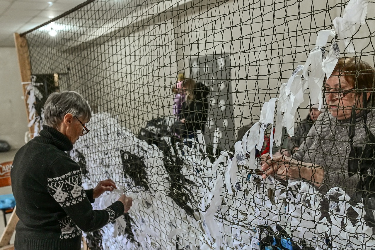 Плетём сети для защитников.