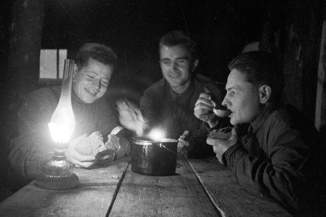 Не богато, но всё равно праздник.