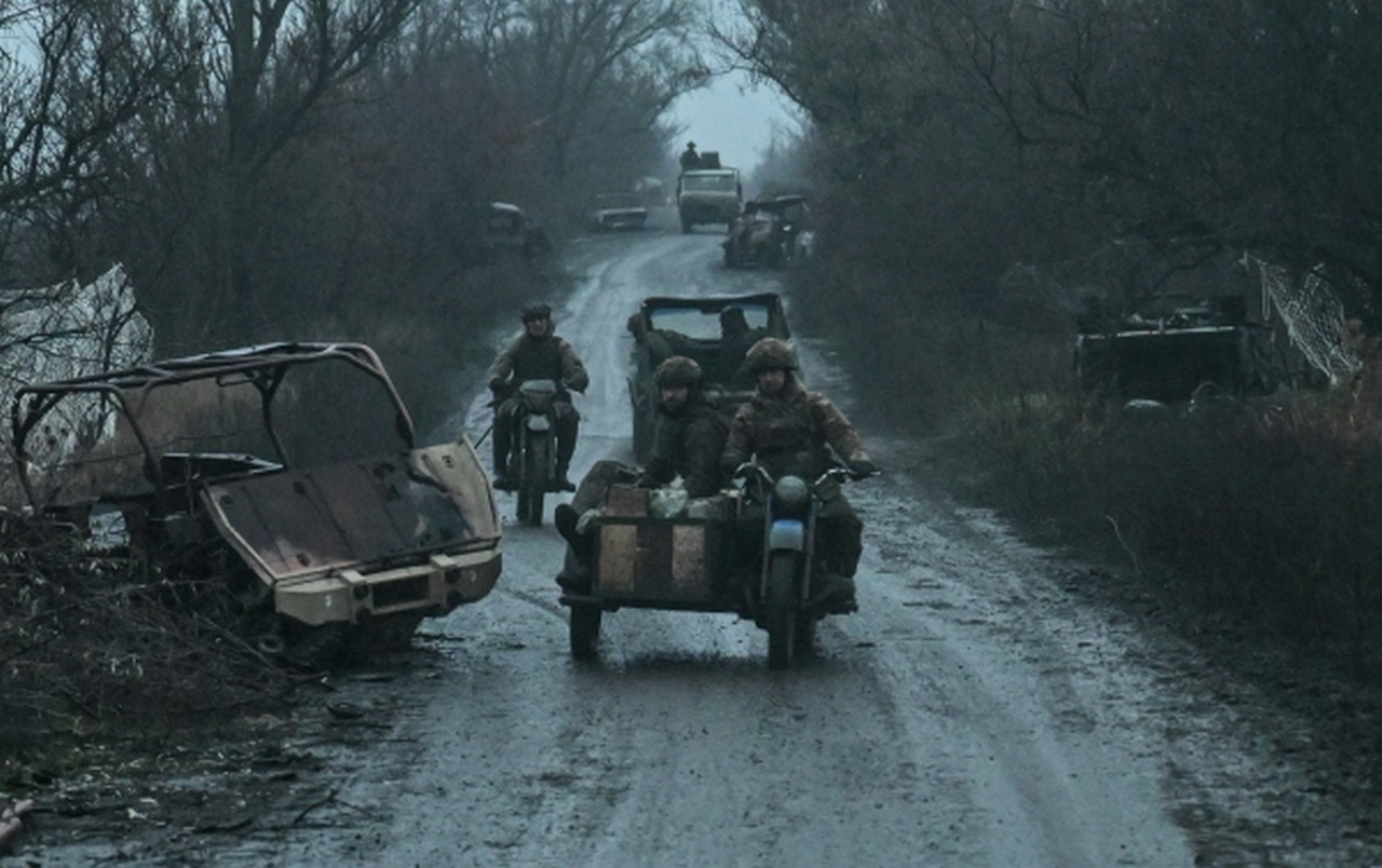 Дорога на Красноармейском направлении СВО, декабрь 2025 г.