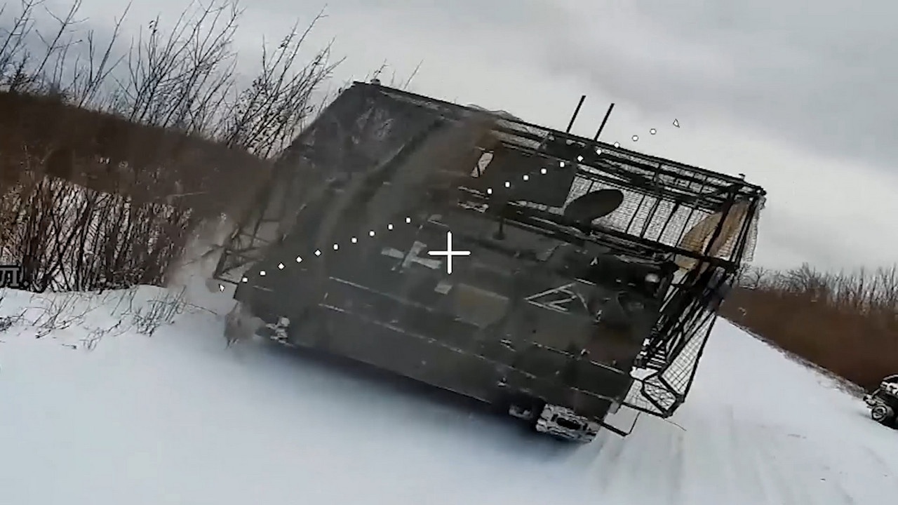 Под Купянском уничтожен бронетранспортёр М-113 формирований ВСУ.