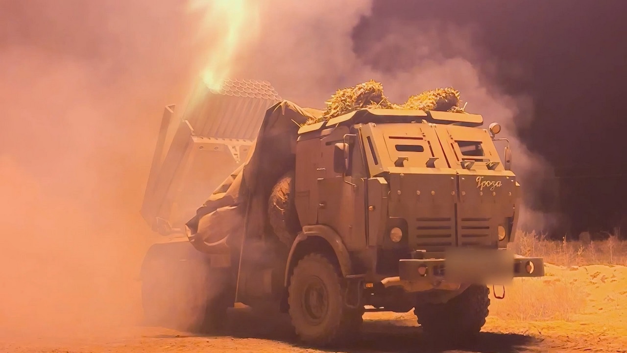 Расчёты РСЗО «Град» группировки войск «Днепр» нанесли точные удары по позициям ВСУ на Ореховском направлении.