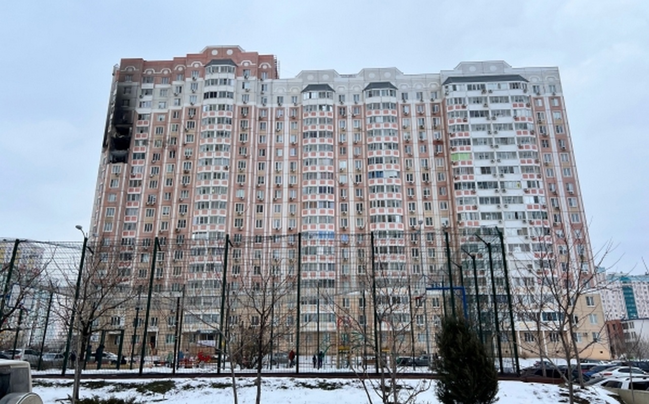 Повреждённый дом в Левенцовском микрорайоне Ростова-на-Дону.