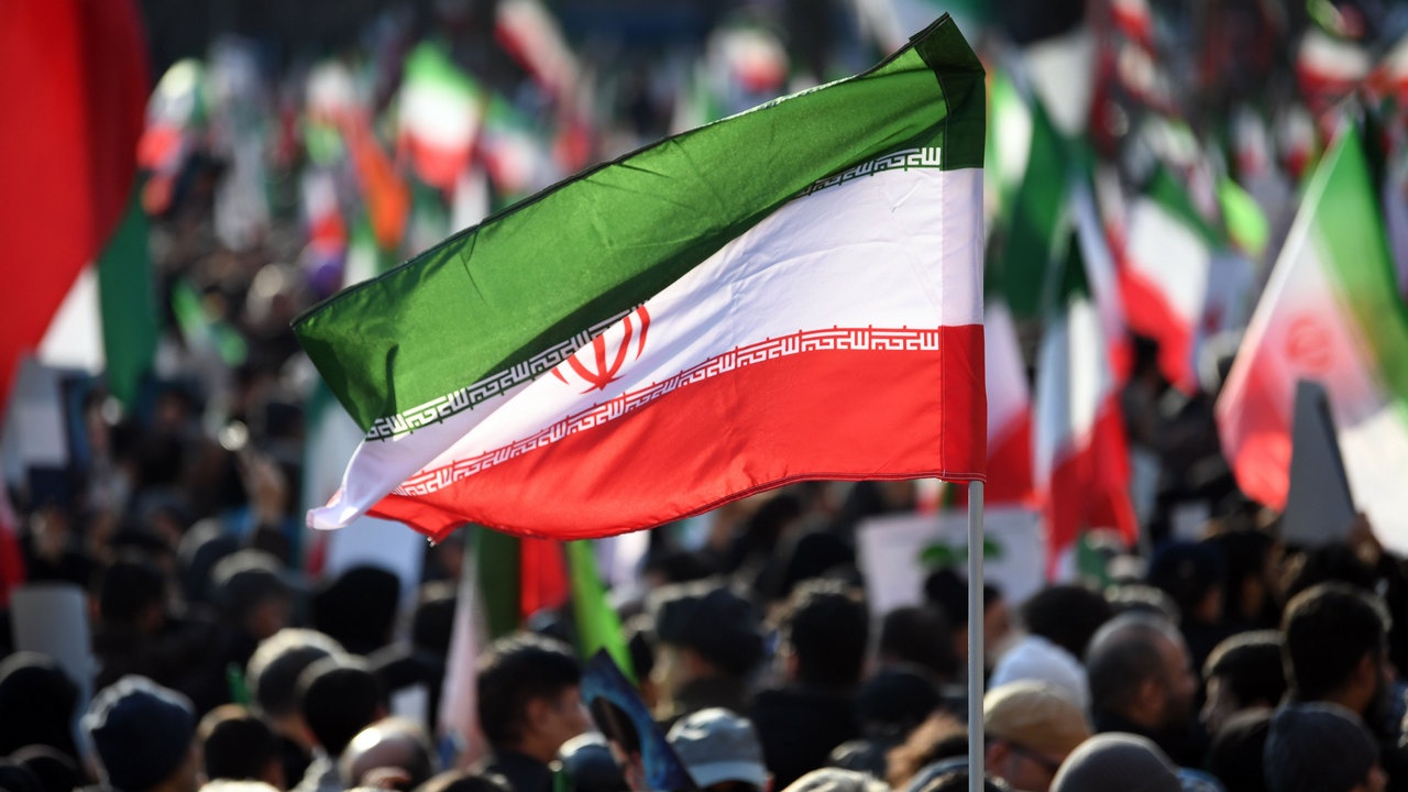 Из двух зол: иранская теократия против прозападной оппозиции