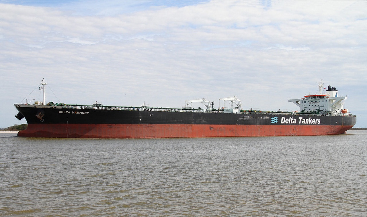 Танкер Delta Harmony.