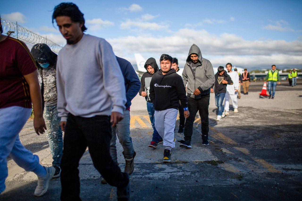 Депортация незаконных мигрантов из США.