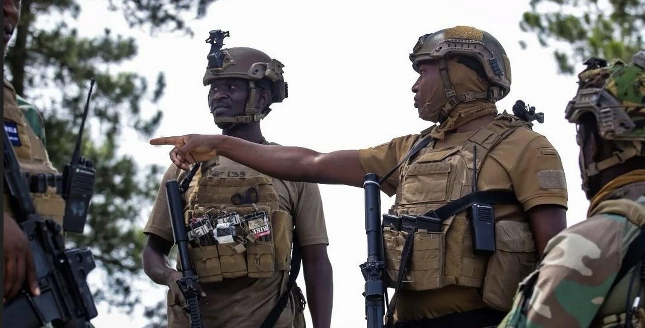 Сотрудники Сил по борьбе с организованной преступностью (GSF) в Порт-о-Пренсе.